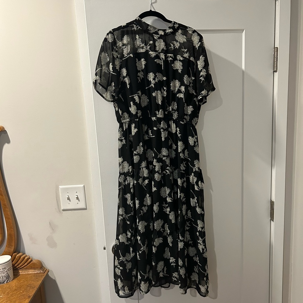 Floral Dressed Up Black Floral Print Midi Dress